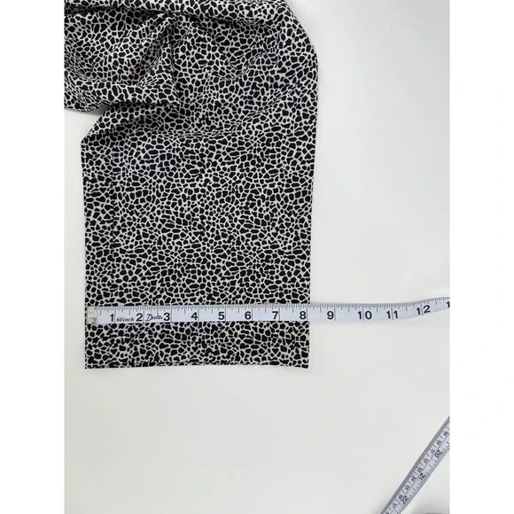 Weekends by Chicos Women 0 Black White Animal Print Capri Pants Stretch Summer - Picture 11 of 13